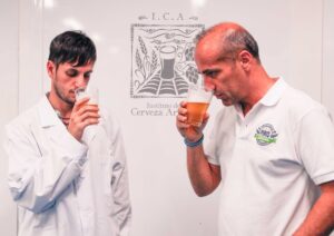 Lee más sobre el artículo Piris Beer: la nueva cerveza de Barcelona, elaborada en el Instituto de la Cerveza Artesana